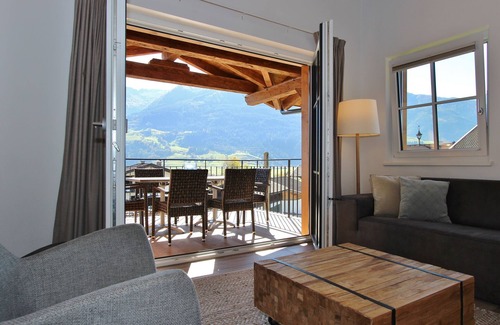 Walchen Apartment | Stylish penthouse in Piesendorf / Walchen near a ski area, with sauna