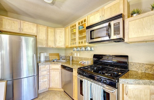 Downtown Portland Condo | Stylish Penthouse Loft with Amazing Views in the Heart of Downtown