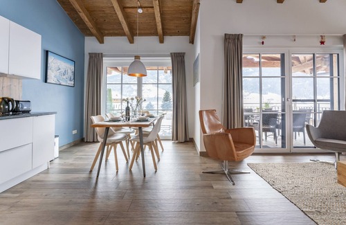 Walchen Apartment | Stylish penthouse with stunning views