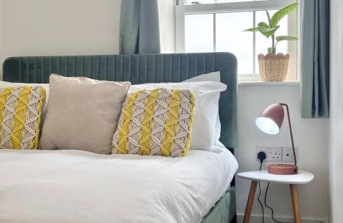 Chysauster Apartment | Stylish Penzance Apartment 2 Beds & Balcony
