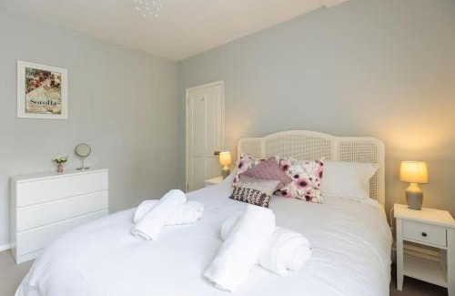 Upper Town Apartment | Stylish period maisonette flat in centre of Bath