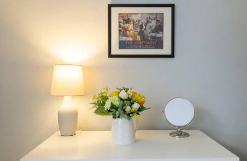 Upper Town Apartment | Stylish period maisonette flat in centre of Bath