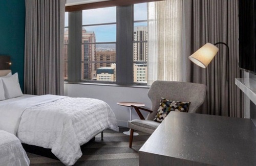 Downtown Houston Hotel | Stylish Pet Friendly Room Near Minute Maid Park!