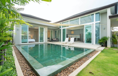 Bang Tao Villa | Stylish Pool Villa 10 Min to Layan Beach - 3 BR