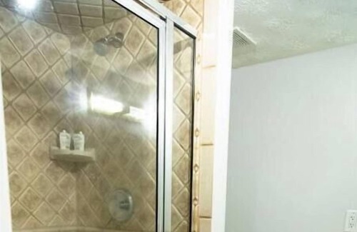 Sharpsburg Apartment | Stylish Private 1 BR Apartment for Travel Professionals-Extended Stays Welcomed!