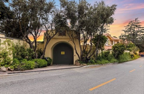 Bel Air House | Stylish, Private Mediterranean Bel Air View Estate