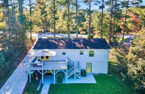 North Raleigh House | Stylish Raleigh Retreat near North Hills