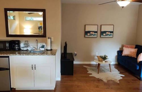 Holly House | Stylish Remodeled 3 BDR w/Studio in East Austin!