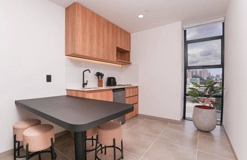 San Diego Apartment | Stylish Remote Hub – 2BR w/Cowork & Jacuzzi