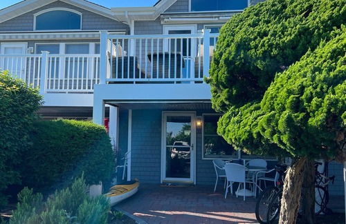 Culloden Shores Condo | Stylish Renovated One Bedroom in the heart of montauk