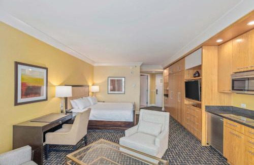 Las Vegas Apartment | Stylish Renovated Studio at Trump Tower