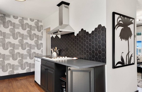 Belleville House | Stylish Retreat near PEC + Beaches + Parks +Fishing + Boating + Cycling