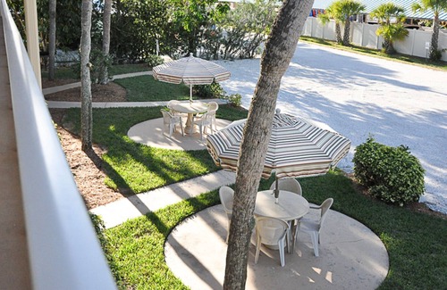 Siesta Key Condo | Stylish Retreat on Private Crescent Beach