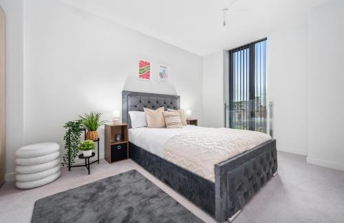 Manchester Apartment | Stylish Retreat with City Views & Central Location