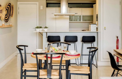 Victoria and Alfred Waterfront Apartment | Stylish Retreat with Marina Views at Juliette 307
