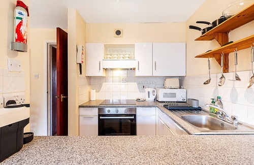 Island Gardens Apartment | ​Stylish Riverside Flat Near Canary Wharf