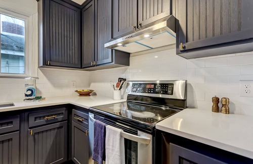 Riverside Apartment | Stylish Riverside Retreat | Hospitals Nearby