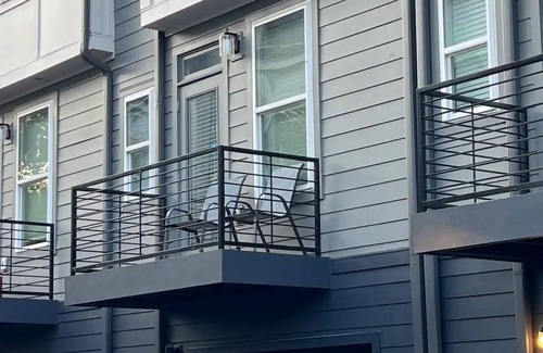 Dilworth House | Stylish roof top townhome uptown Charlotte