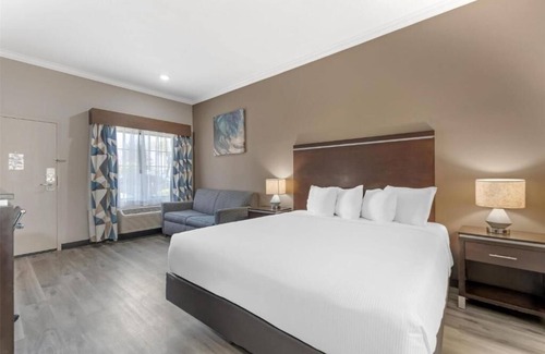 North Redondo Hotel | Stylish Room Near South Bay Beaches – 10-Min Drive to Manhattan Beach!
