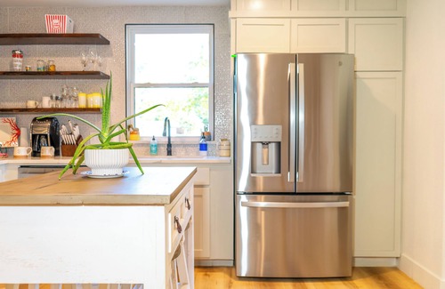 Saint Jo House | Stylish Saint Jo Home | Wineries, Fire Pit & BBQ