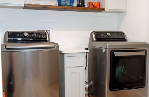 Saint Jo House | Stylish Saint Jo Home | Wineries, Fire Pit & BBQ