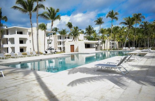 Bavaro Hotel | Stylish Seaside Retreat: Platinum Suite Tranquility at Grand Bavaro Princess