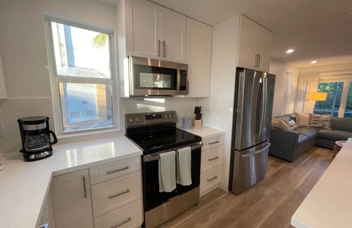 Key Largo Condo | Stylish & Secluded: Pool, Dock, Key Largo Living
