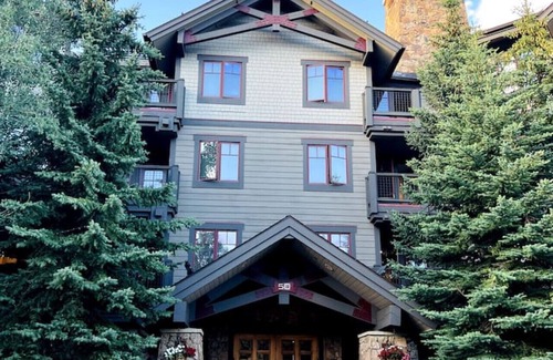Breckenridge Apartment | Stylish Ski-In Property in Breck