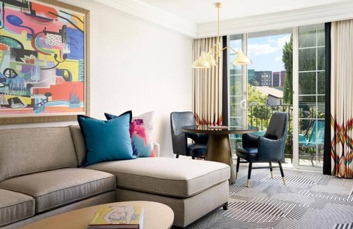 Tri-West House | Stylish Skydeck, Kitchen & Balcony, FIDO Friendly! Nearby The Sunset Strip!