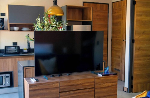 Lafayette Apartment | Stylish Space in Americana w/Pool| Duna S.