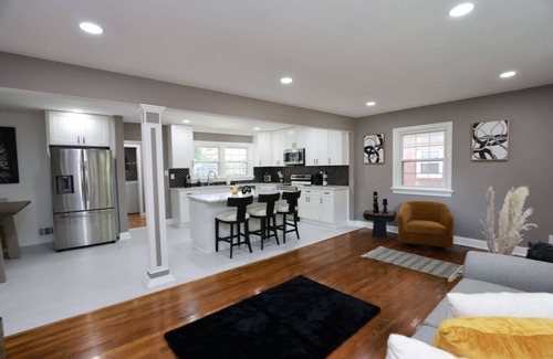 Dumbarton House | Stylish & Spacious: An Oasis for Your Getaway!