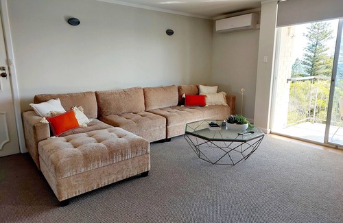 Cottesloe Apartment | Stylish, spacious Cottesloe Apartment with amazing ocean and sunset views