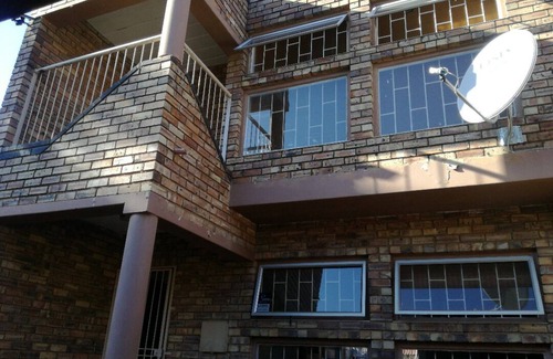 Greater Johannesburg Metropolitan Area House | Stylish spacious duplex