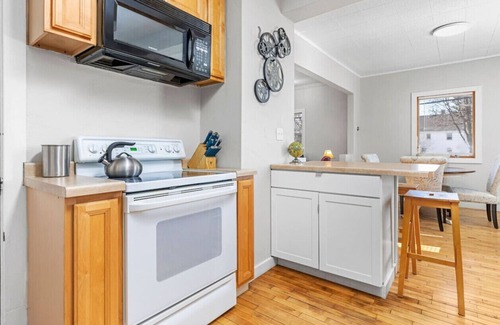 Appleton House | Stylish, Spacious Home: Walk Downtown, Fenced Yard on Washington St.