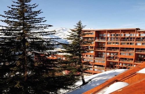 Arc-1600 Apartment | Stylish Stay Near Ski