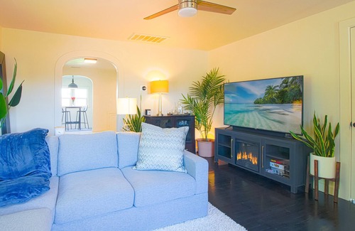 St. Helens House | Stylish St. Helens Bungalow Haven