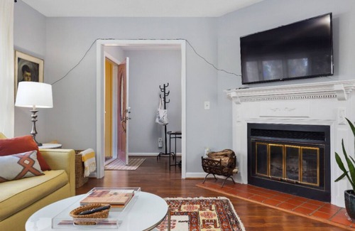 Durham House | Stylish Stay close to RDU, RTP, UNC & Duke