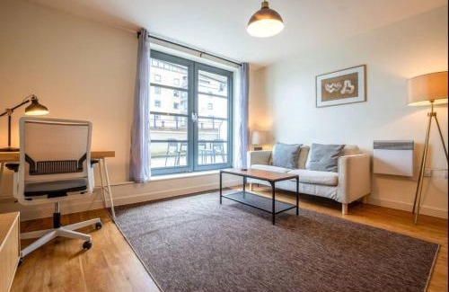Limehouse Apartment | Stylish Stay in Limehouse