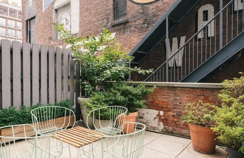 Williamsburg Hotel | Stylish Stay l Wythe Hotel l Brooklyn King in Prime Williamsburg