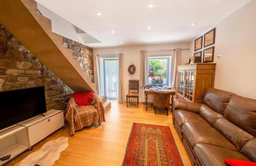 Tilff House | Stylish Stay Near Forest