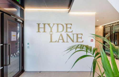 Te Aro Apartment | Stylish Stay on Courtenay - 1BR APT