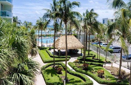 Hollywood South Central Beach Condo | Stylish Stay Sea Glimpse