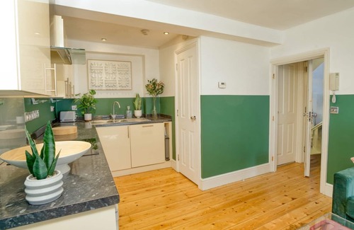 Lincoln Apartment | Stylish Steep Hill Apartment | Pass the Keys
