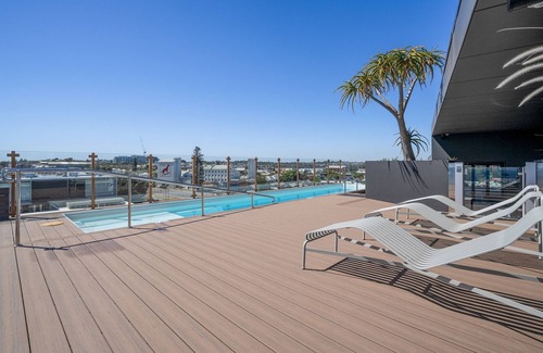 North Fremantle Apartment | Stylish Studio Near Fremantle Cafés and Beaches