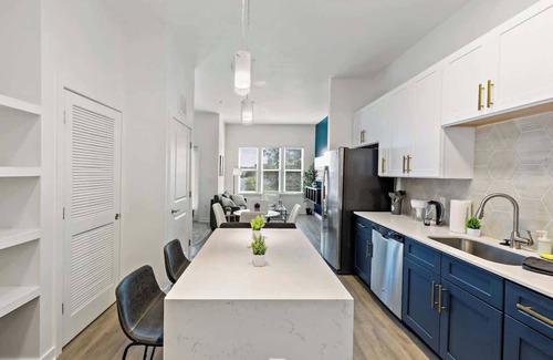 Cherry Apartment | Stylish Studio DT | Pool, Gym, W/D & Free Parking