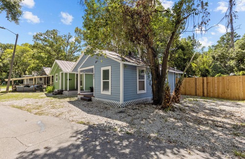 Gainesville House | Stylish Studio in B&B Locale
