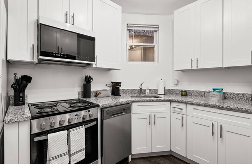 Bloomingdale Bed & Breakfast | Stylish Studio in Bloomingdale!