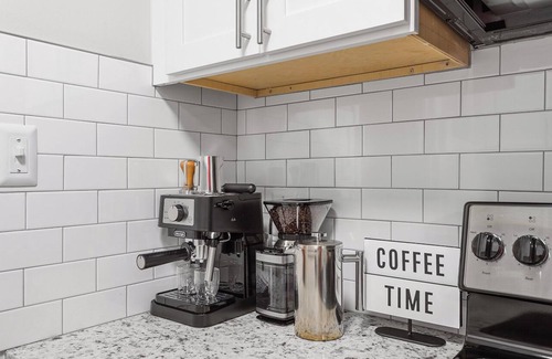 East Raleigh Apartment | Stylish studio ~ Self Check-In & Fast WiFi Near Downtown Raleigh