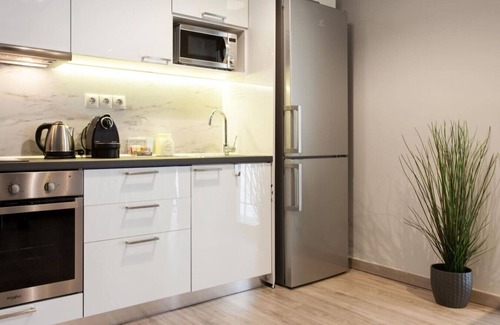 Kinosargous Apartment | Stylish Studio Steps from the Acropolis- Cielo Homes