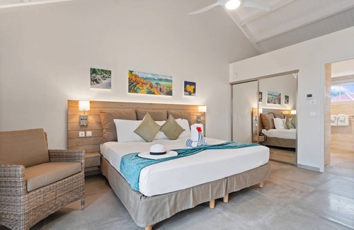 Grand Case Resort | Stylish Suite by the Sea with Exclusive Beach Access & Water Activities